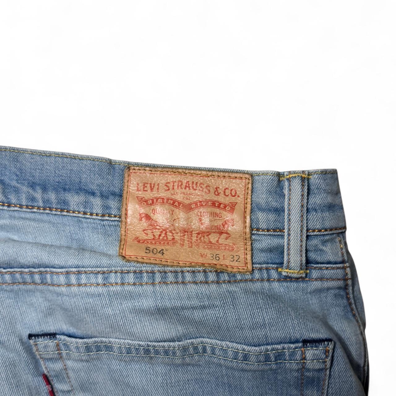 -Levi's 504 blue denim jeans