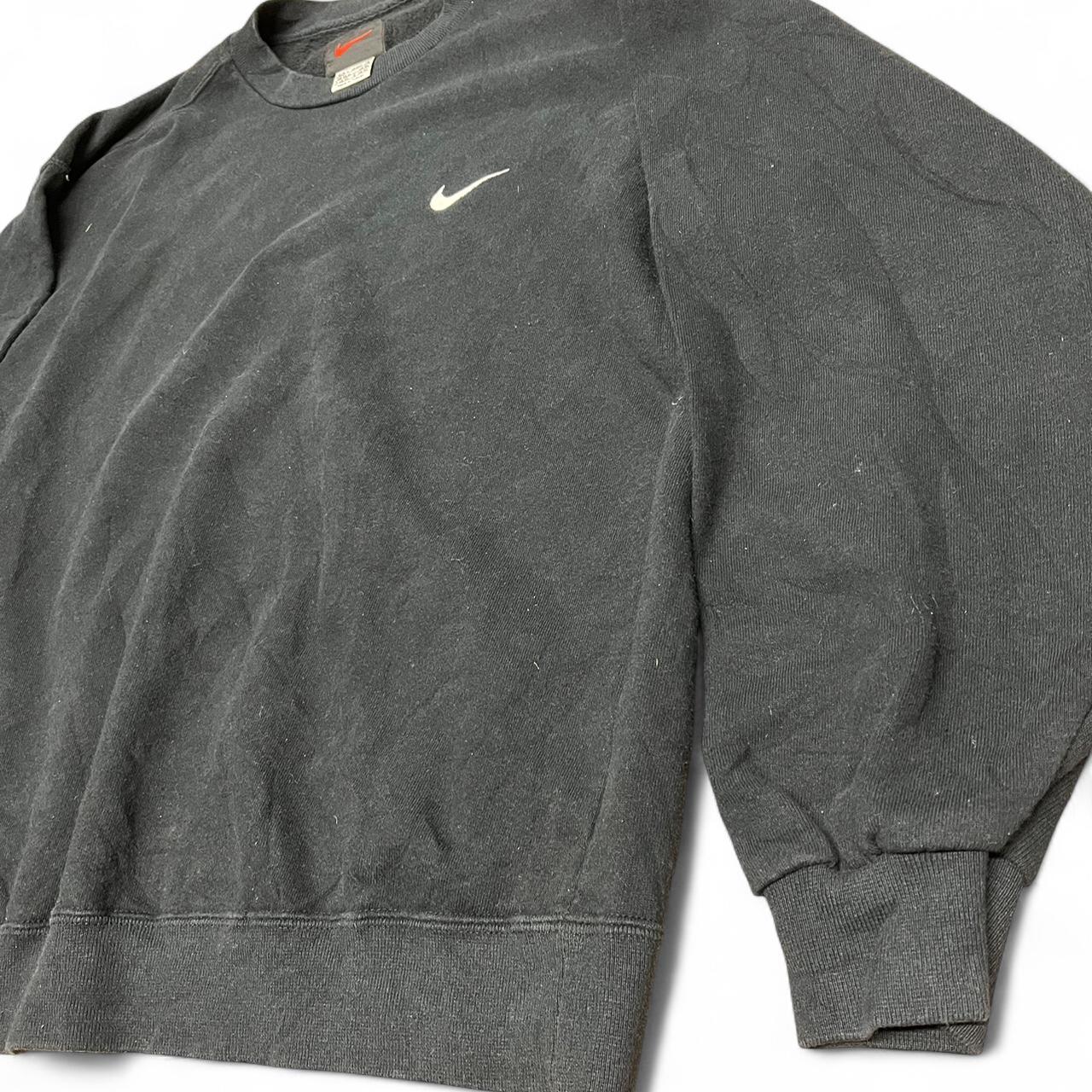 Swoosh Logo – Essential Basic