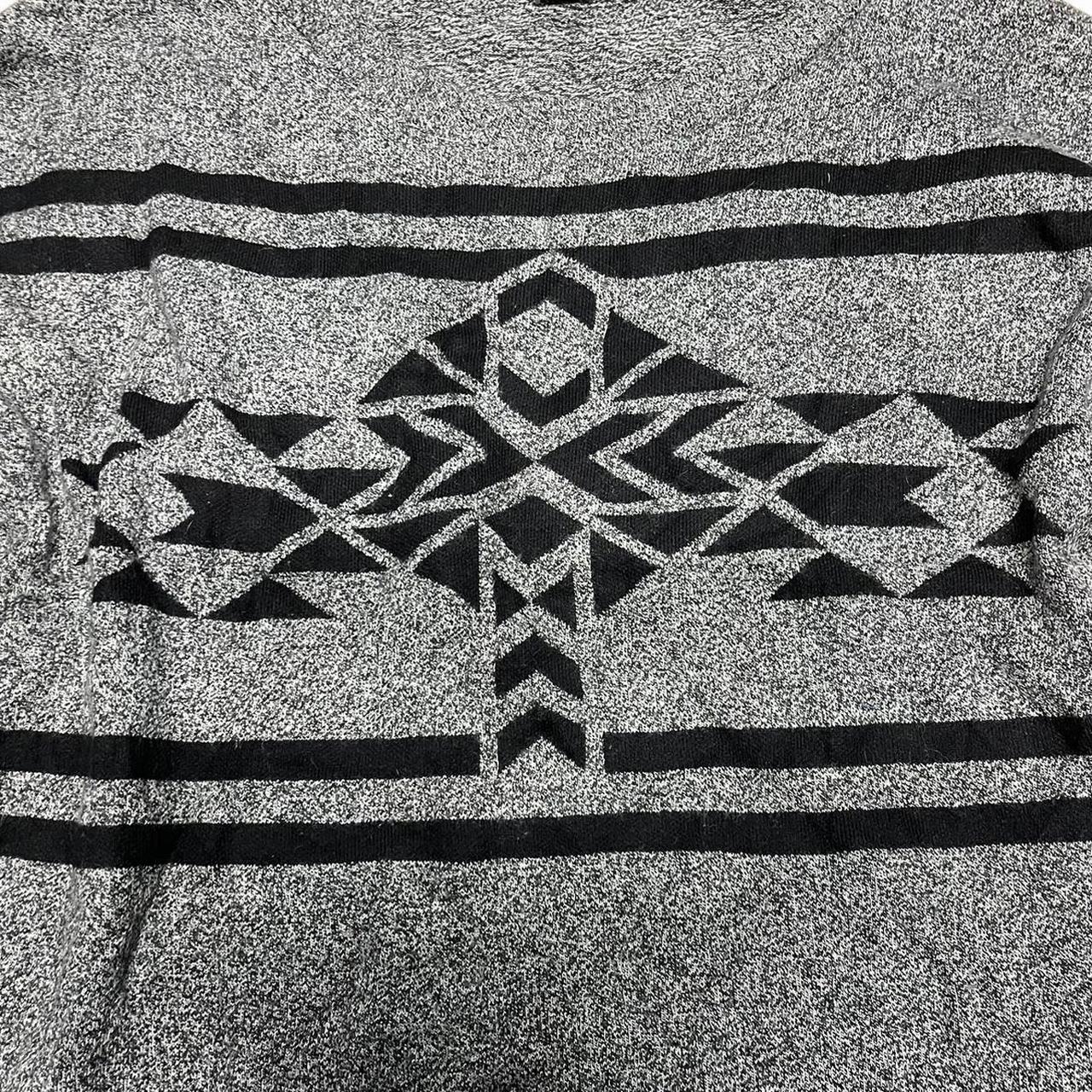 Grey Tribal Knit – GAP (M)