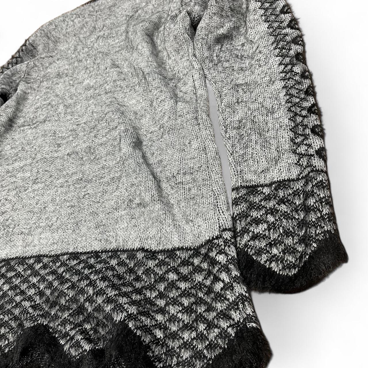 Grey & Black Jumper – Le Grenier (S)