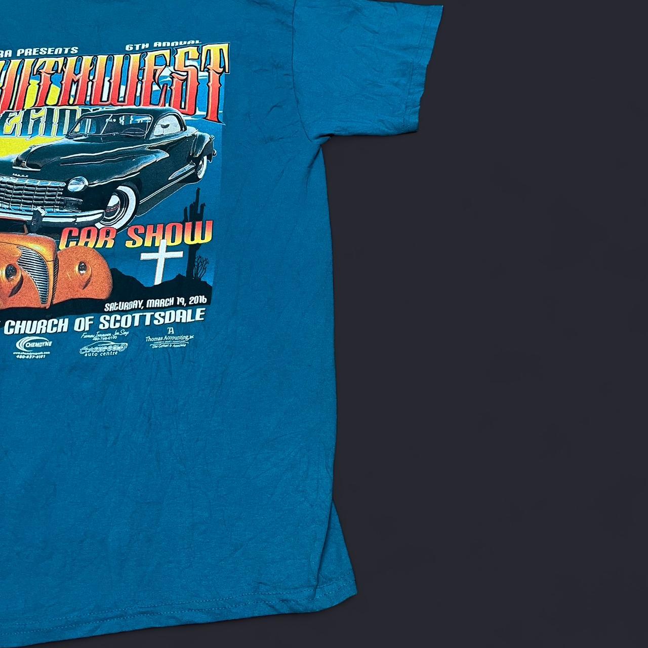 Blue Graphic Car Tee – Retro Racing Print – Single Stitch Style