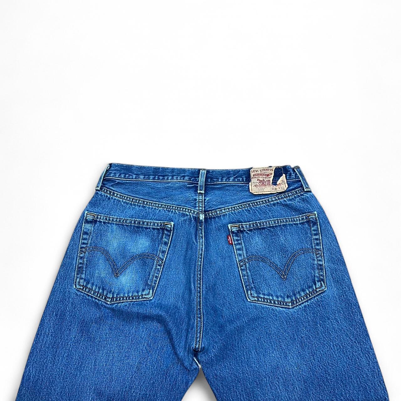 Vintage Levi’s 501 Jeans – W34 L32 – Mid Wash – Distressed Patch Tag