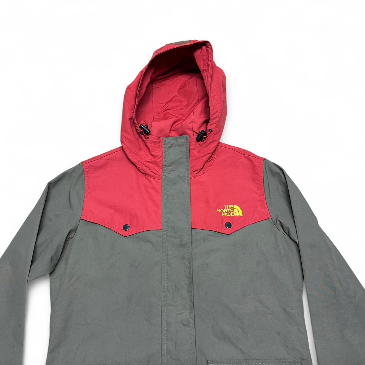 Women’s Grey/Khaki North Face Jacket – Red Accents – Fleece Lined (Korean Import)