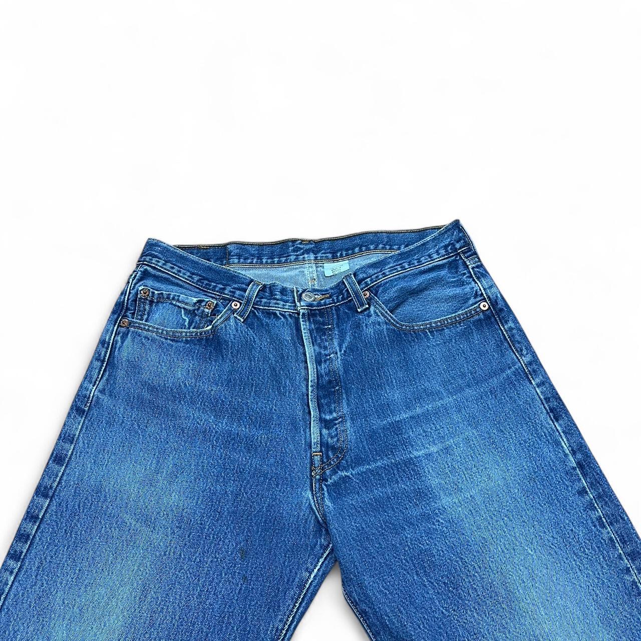 Vintage Levi’s 501 Jeans – W34 L32 – Mid Wash – Distressed Patch Tag