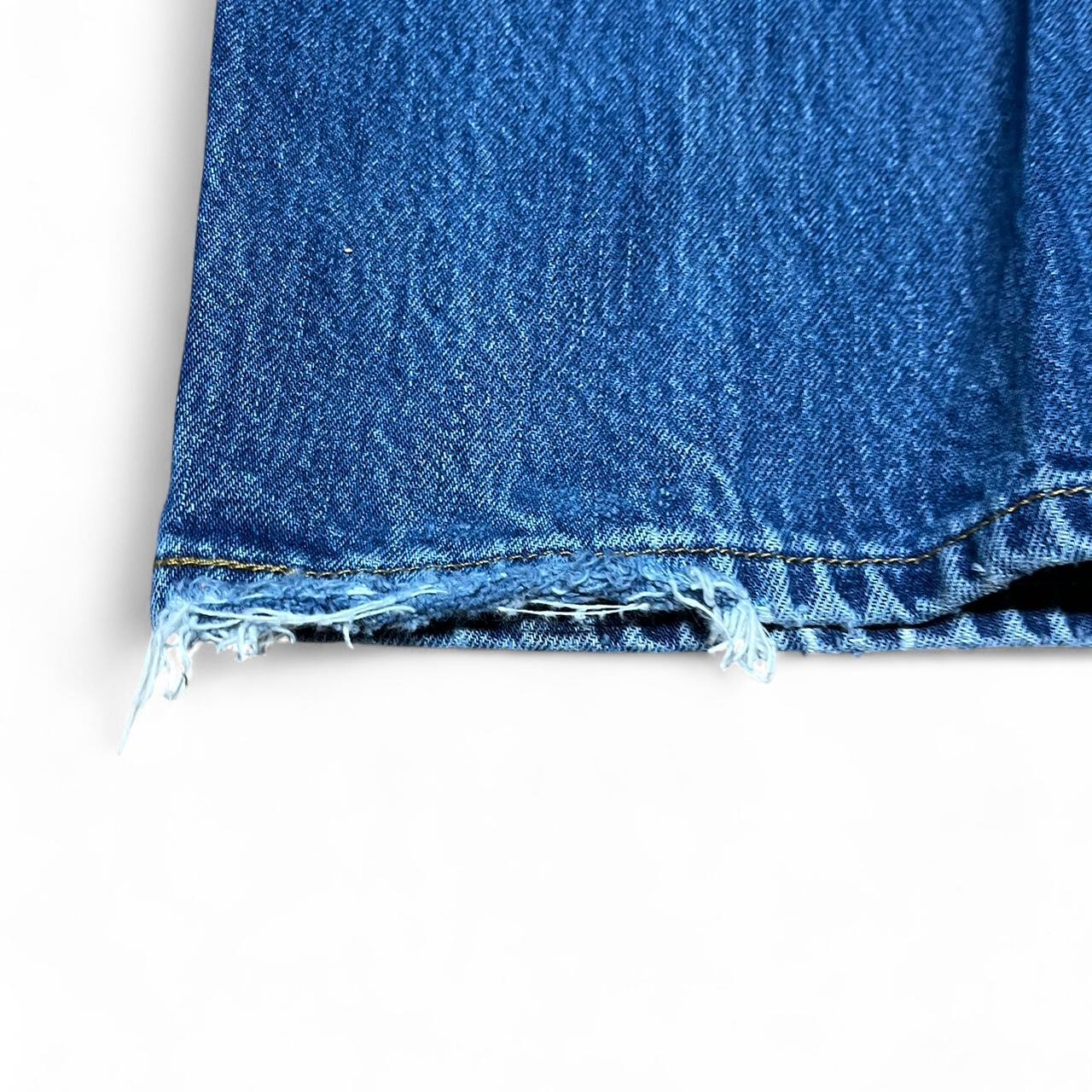 Vintage Levi’s 501 Jeans – W34 L32 – Mid Wash – Distressed Patch Tag