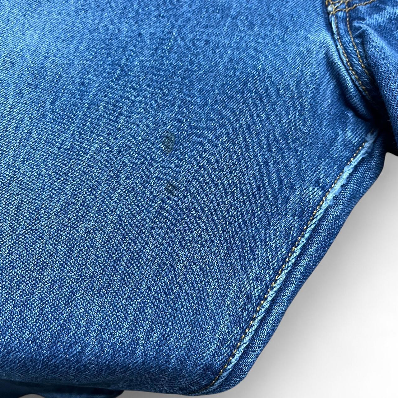 Vintage Levi’s 501 Jeans – W34 L32 – Mid Wash – Distressed Patch Tag